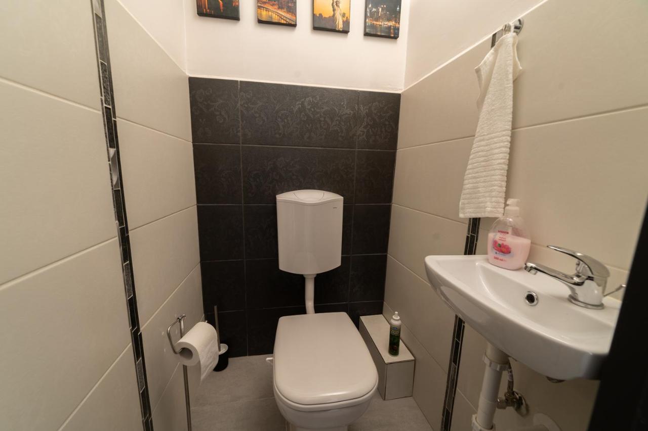RO-LAND Vendégház Miskolc Esterno foto
